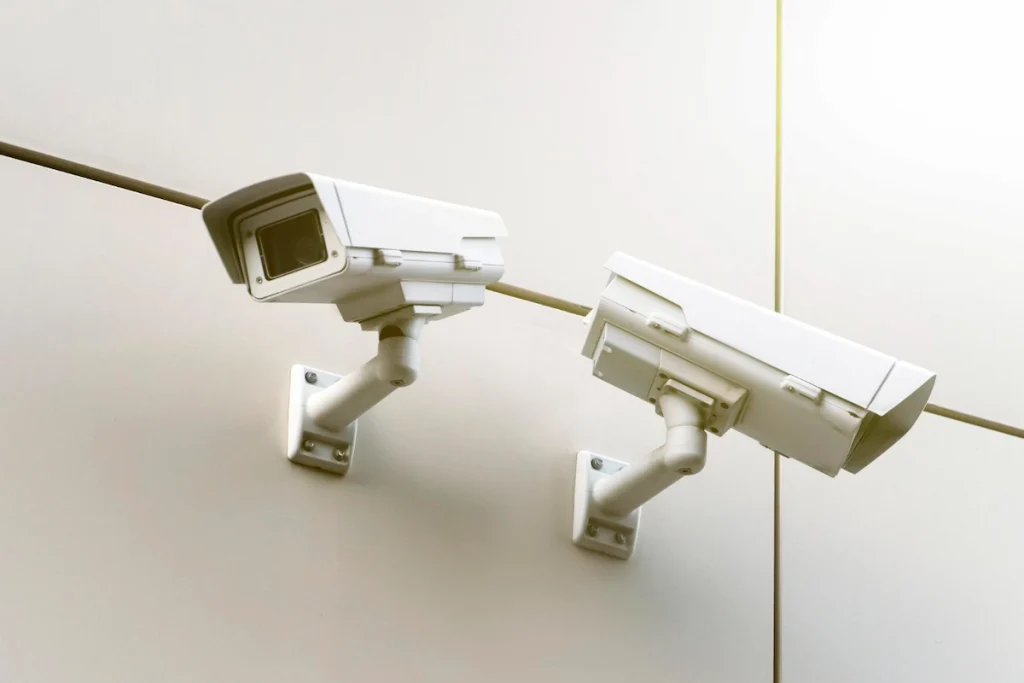hilook vs hikvision