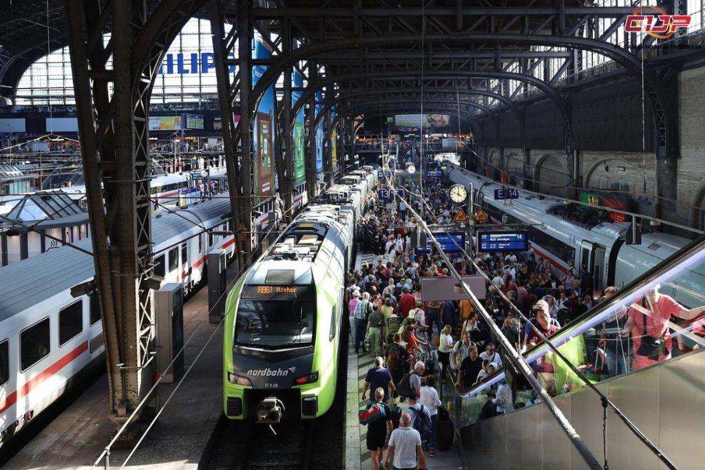 deteksi anomali dengan memadukan ai dan sistem kamera pintar