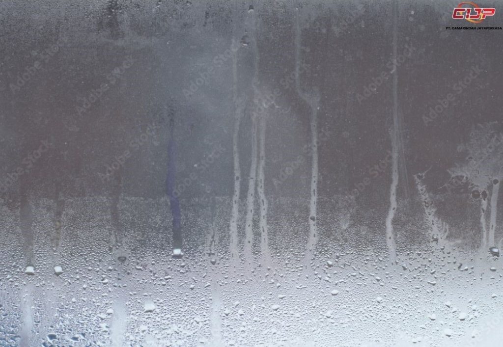 tampilan kamera cctv berembun atau berkabut