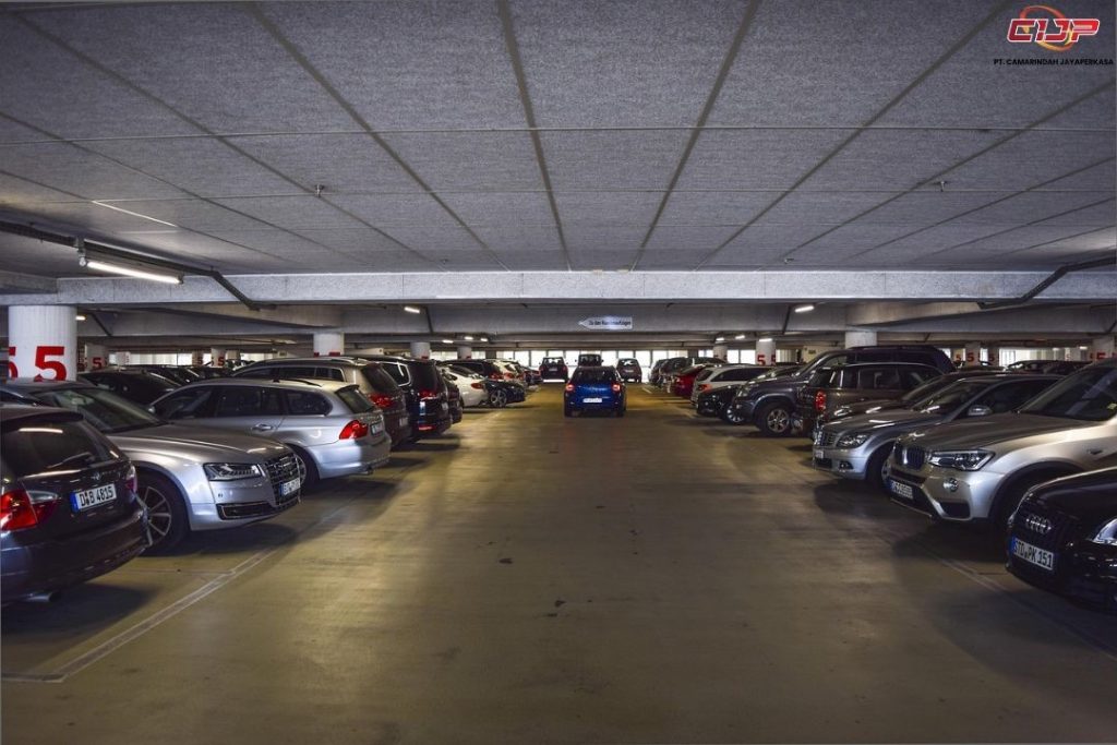 bagaimana sistem manajemen parkir yang efisien di mal?